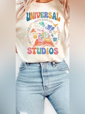 Universal Studios Kids White Short Sleeve Tee with Multicolor size M Youth
